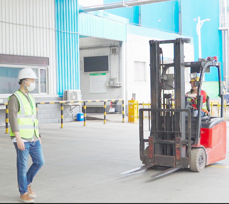 食品行業的叉車安全新篇章：AI防撞系統助力乳制品生產